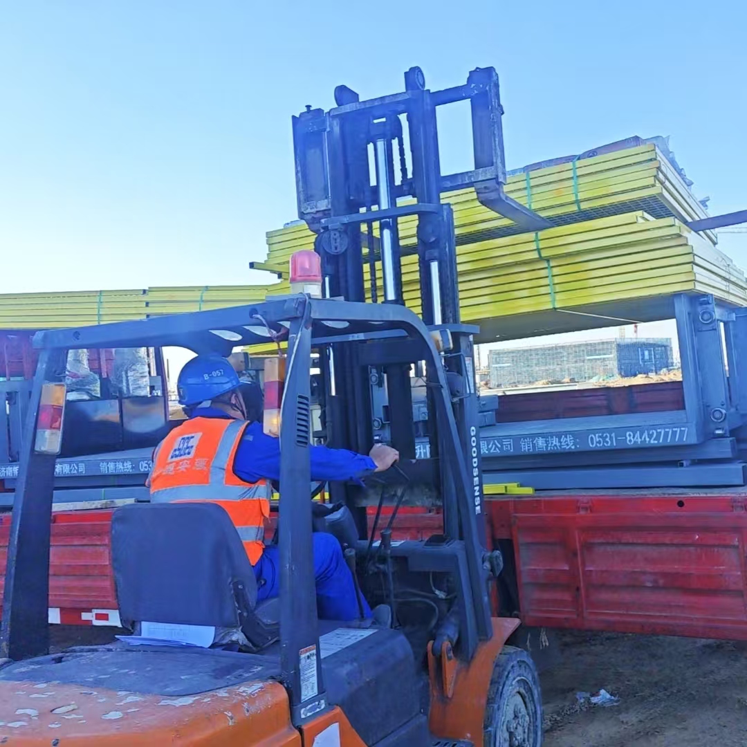 淄博藥廠訂購兩臺(tái)液壓貨梯